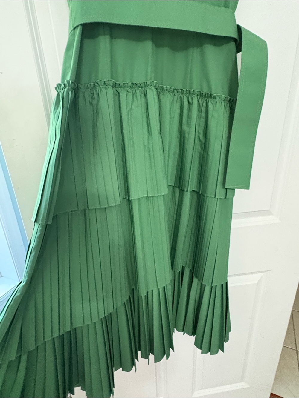 Lafayette 148 New York Green Sleeveless Tiered Pleated Maxi Dress with Belt, NWT - Picture 7 of 11